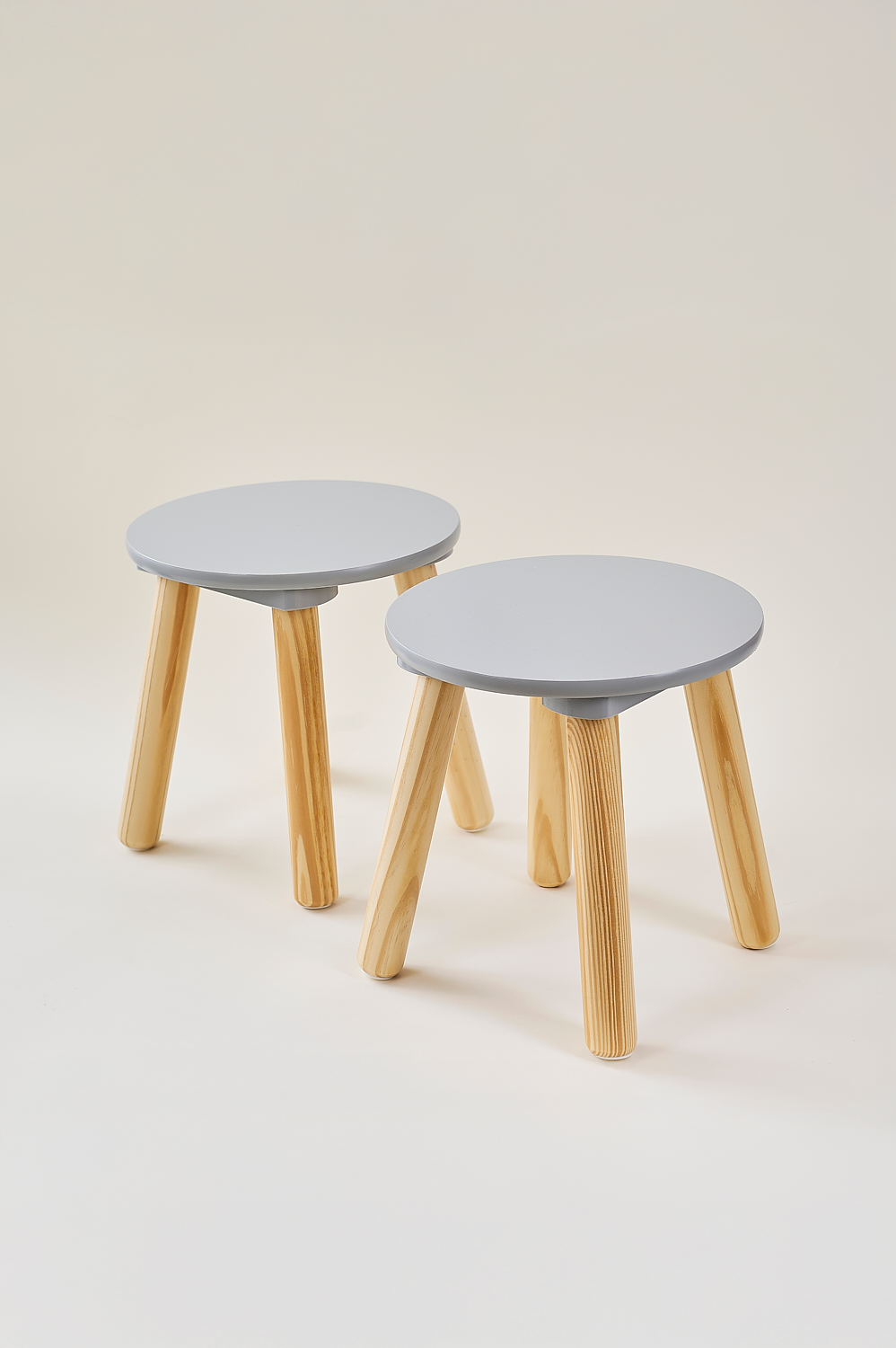 Table & 2 stools grey