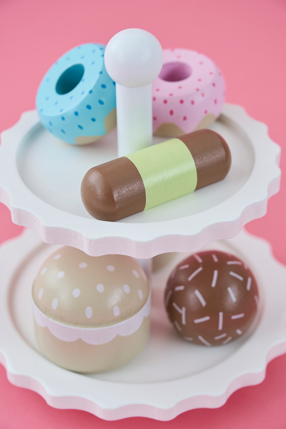 Kakfat med kakor vitt