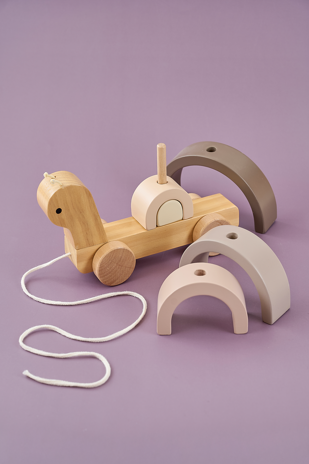 Pull and stacking snail