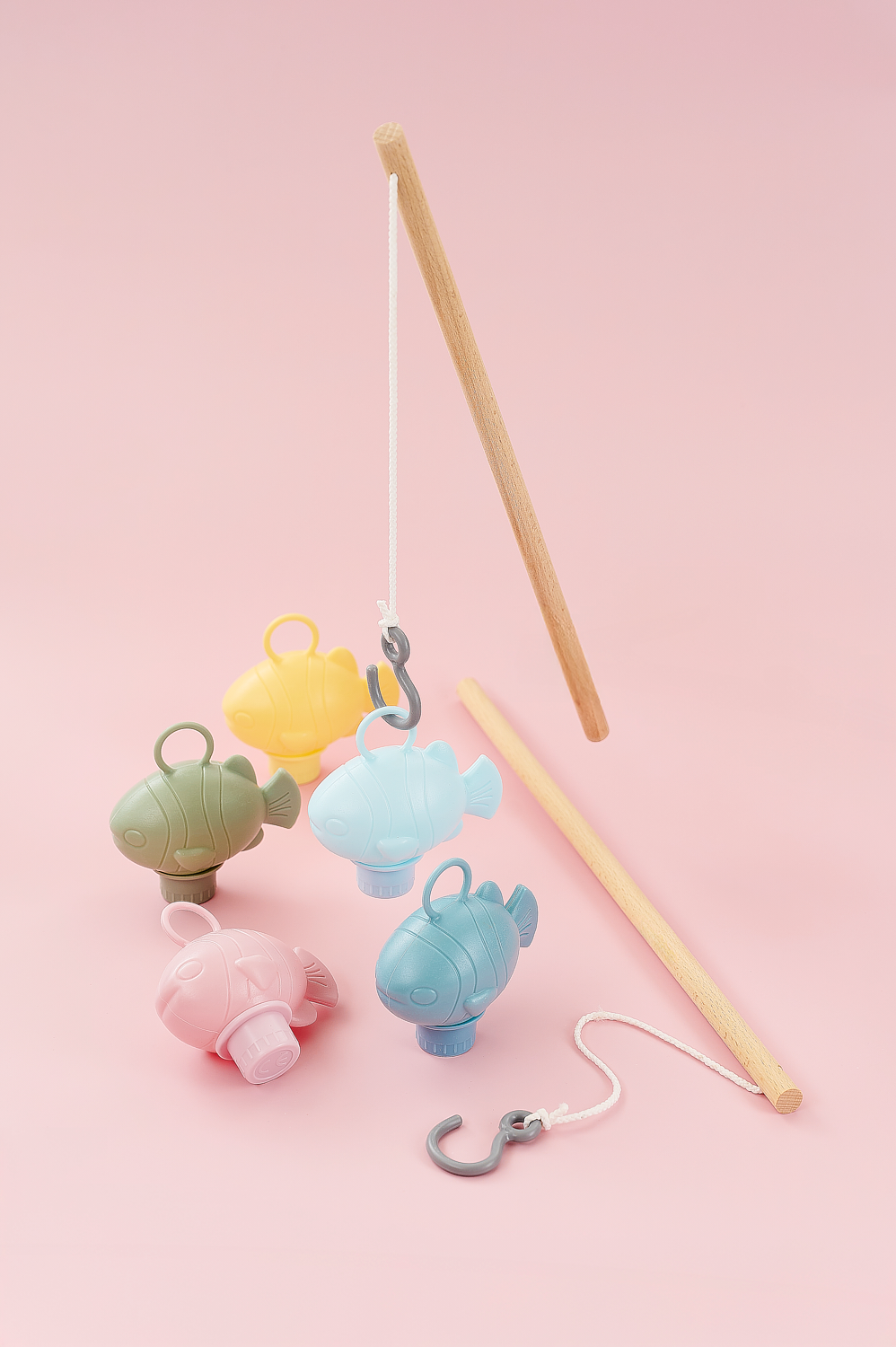 Go fishing bath toys